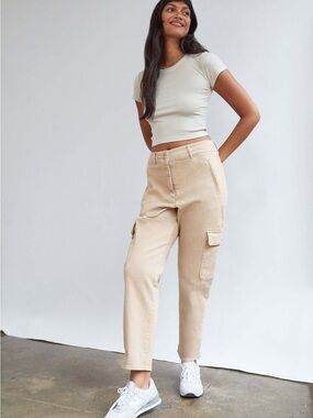 Wilfred Free Aritzia Modern Cargo Pant - Beige